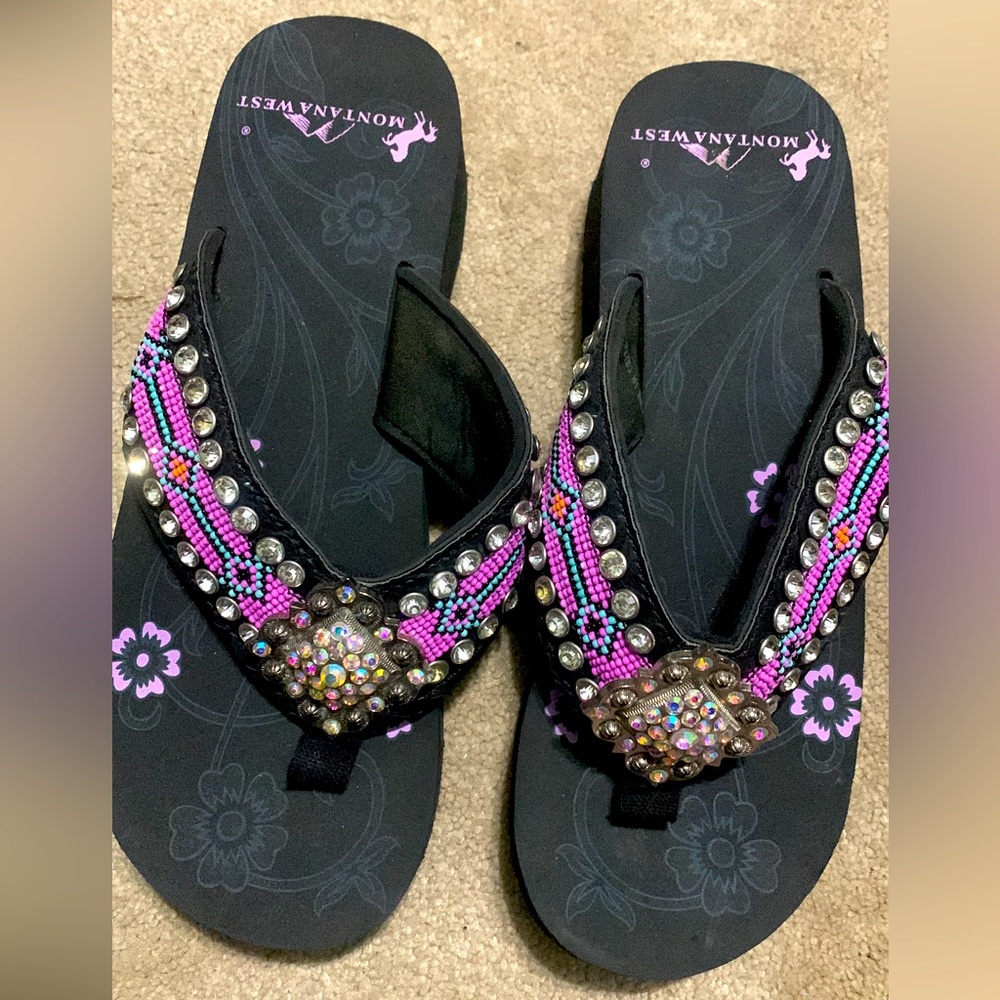SOLD 👉🏻 Bling Platform Sandals